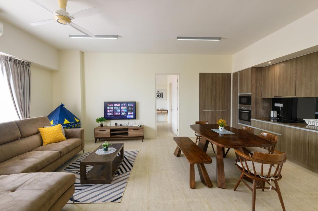 By The Sea Beach Front Apartment Batu Feringgi Bagian luar foto