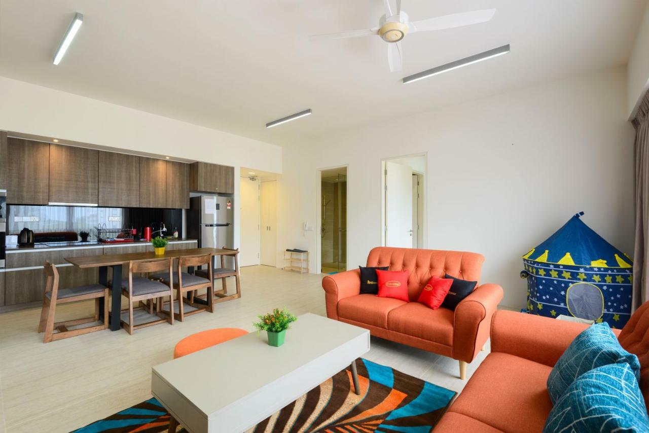 By The Sea Beach Front Apartment Batu Feringgi Bagian luar foto
